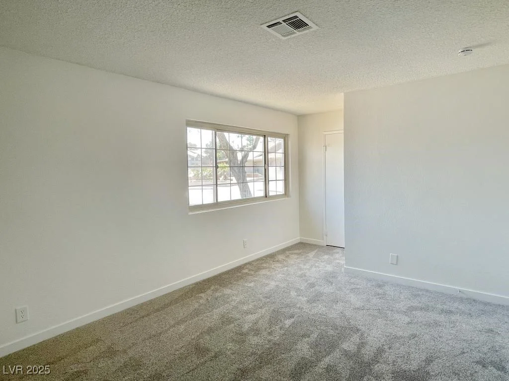 5030 Salinaz, Las Vegas, NV 89118