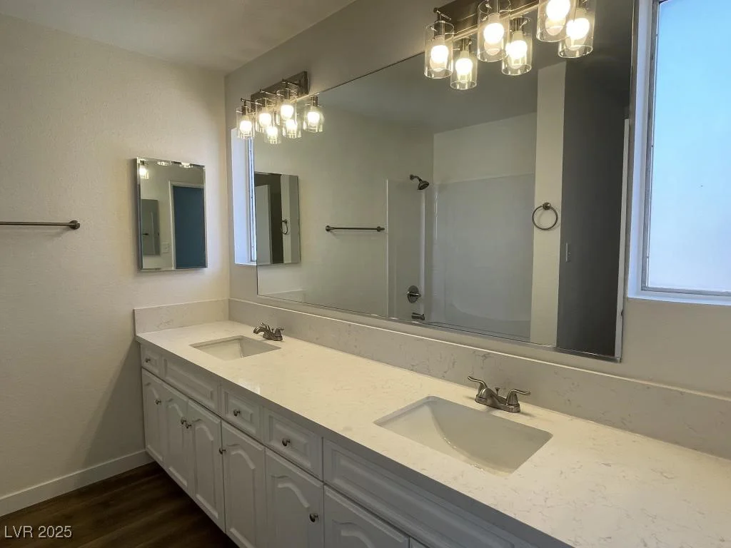 5030 Salinaz, Las Vegas, NV 89118