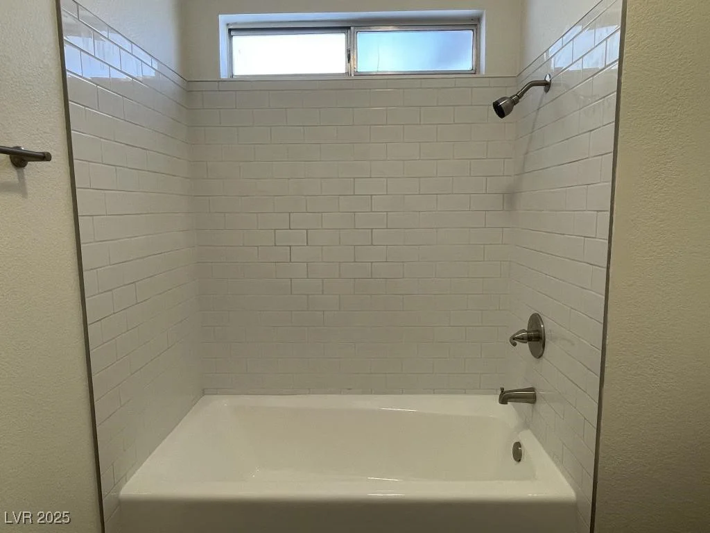5030 Salinaz, Las Vegas, NV 89118