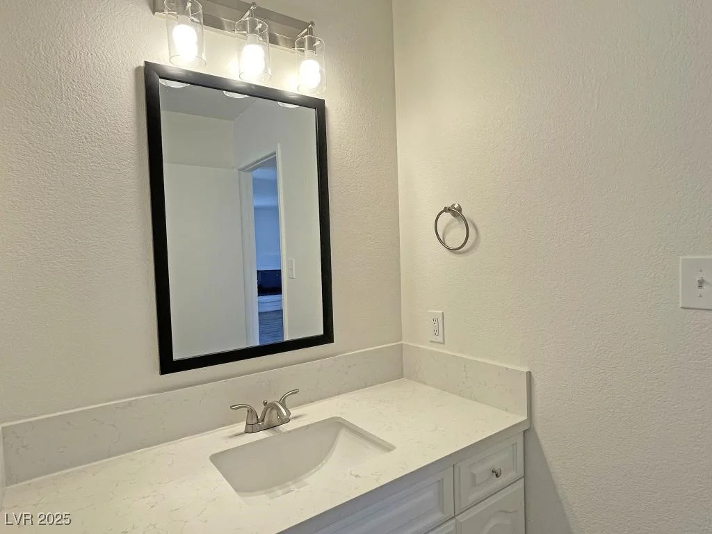 5030 Salinaz, Las Vegas, NV 89118