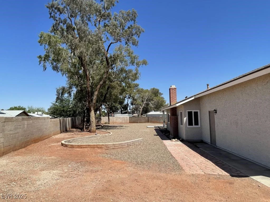 5030 Salinaz, Las Vegas, NV 89118
