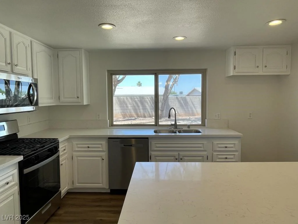5030 Salinaz, Las Vegas, NV 89118