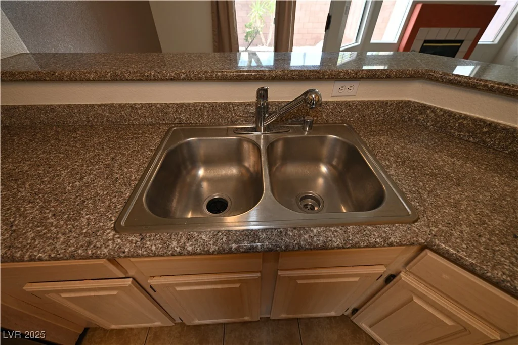 5125 Reno, Las Vegas, NV 89118