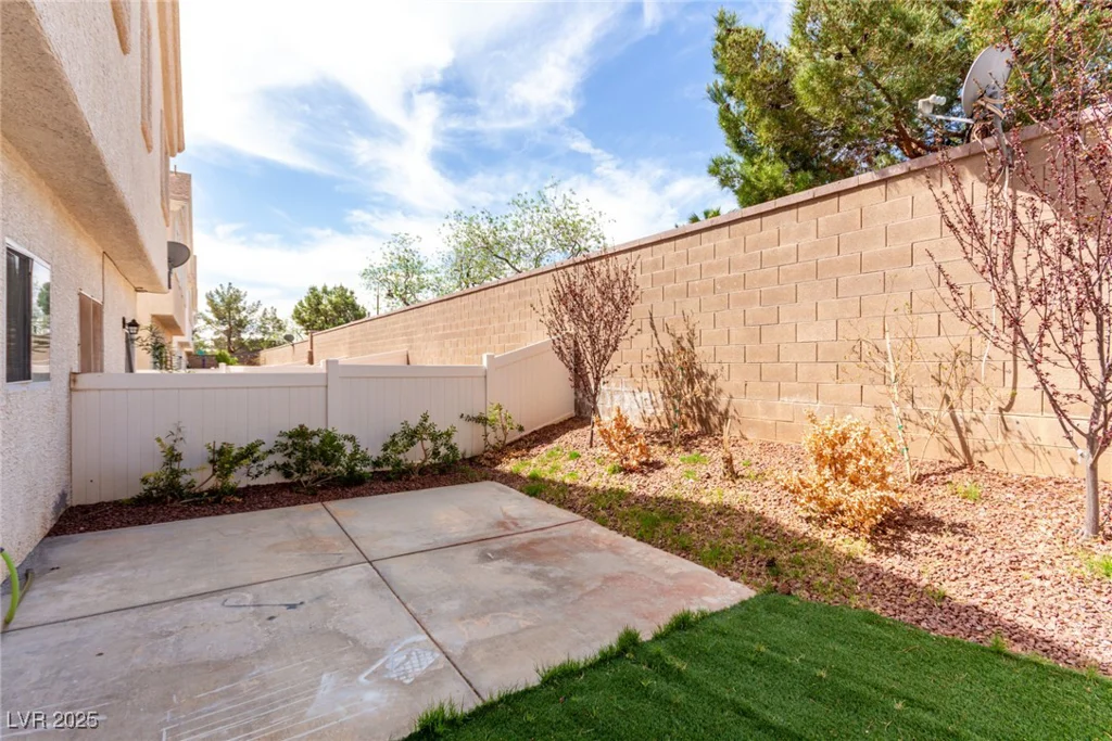 9333 Leaping Deer, Las Vegas, NV 89178