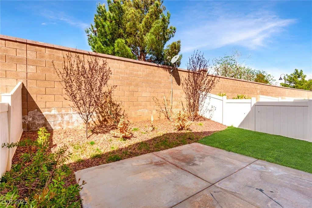 9333 Leaping Deer, Las Vegas, NV 89178