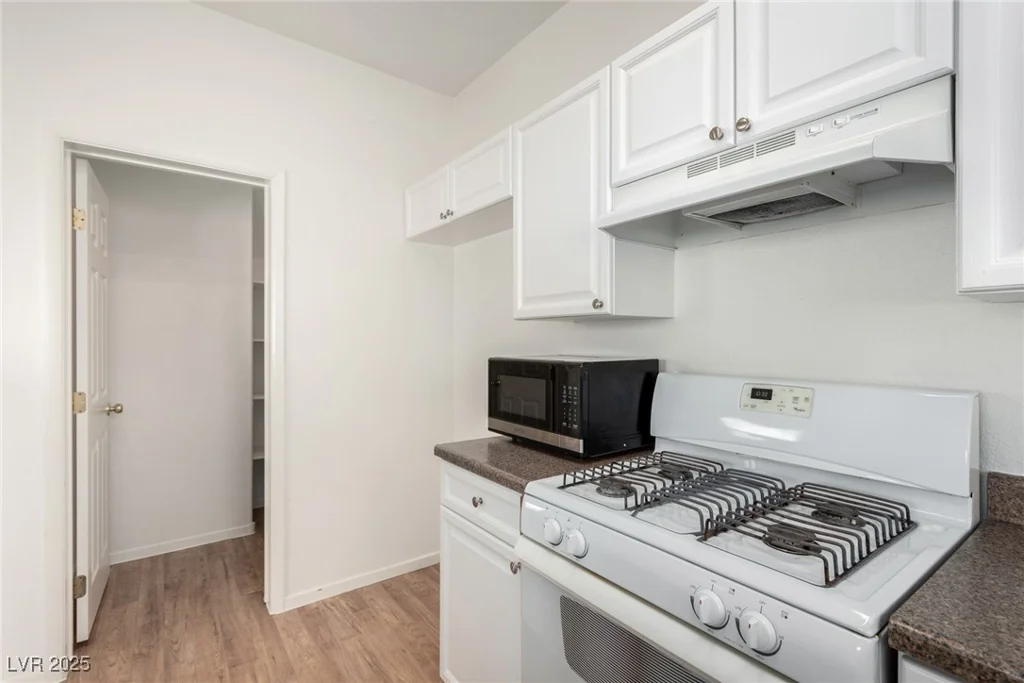 9333 Leaping Deer, Las Vegas, NV 89178