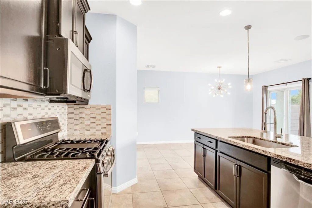 3712 Gilmore Creek, Las Vegas, NV 89129