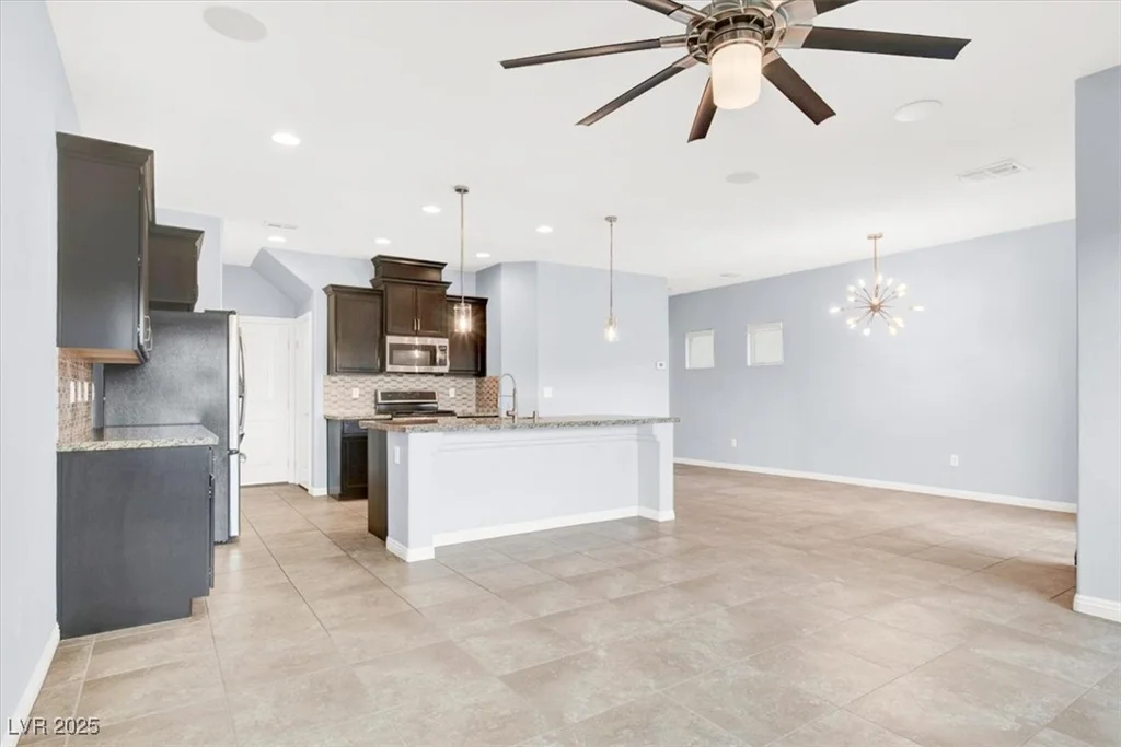 3712 Gilmore Creek, Las Vegas, NV 89129