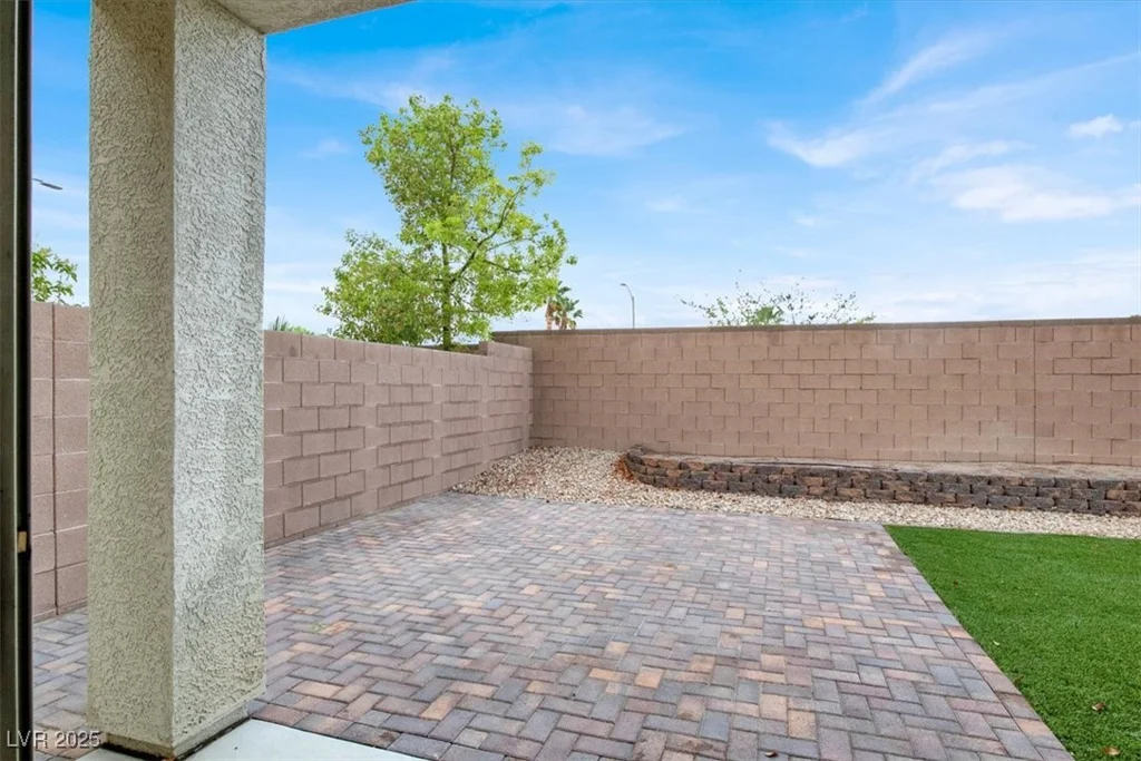 3712 Gilmore Creek, Las Vegas, NV 89129