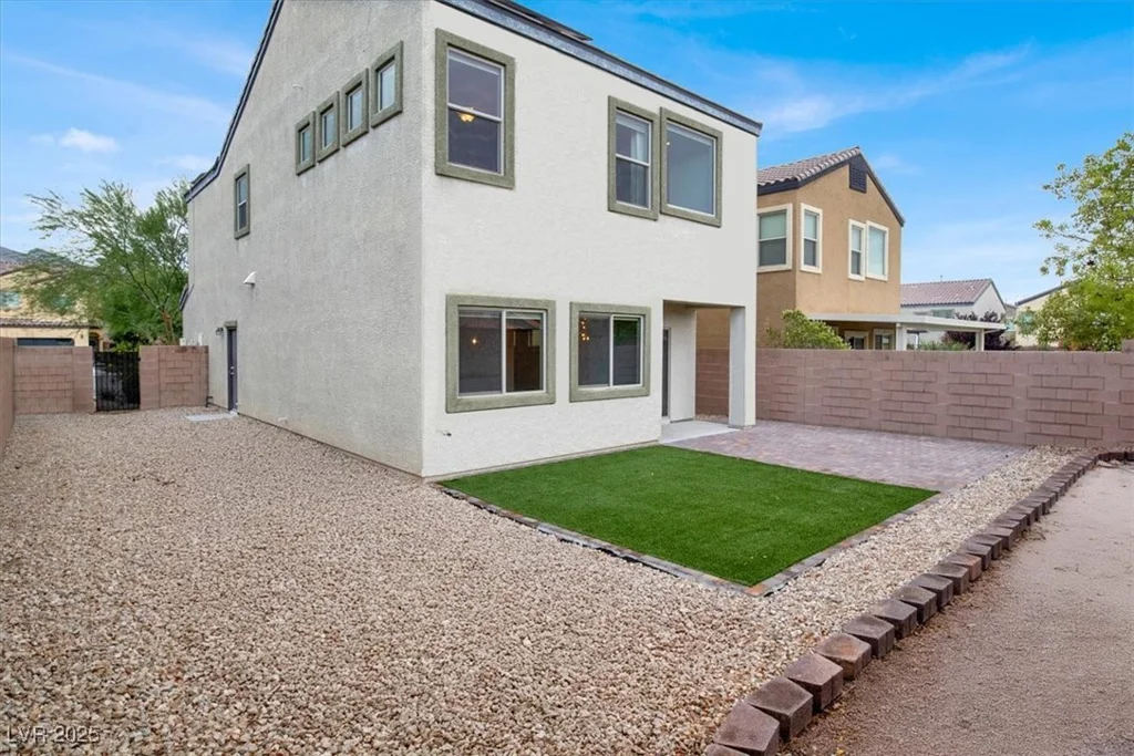 3712 Gilmore Creek, Las Vegas, NV 89129