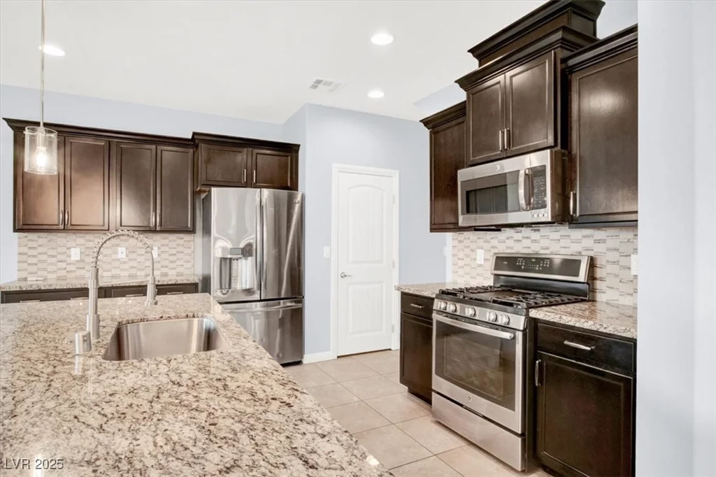 3712 Gilmore Creek, Las Vegas, NV 89129