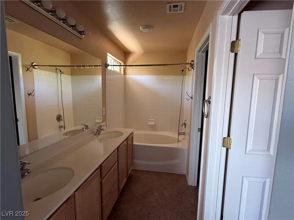 8708 Gateway Glen, Las Vegas, NV 89178