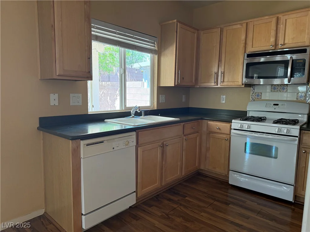 8708 Gateway Glen, Las Vegas, NV 89178