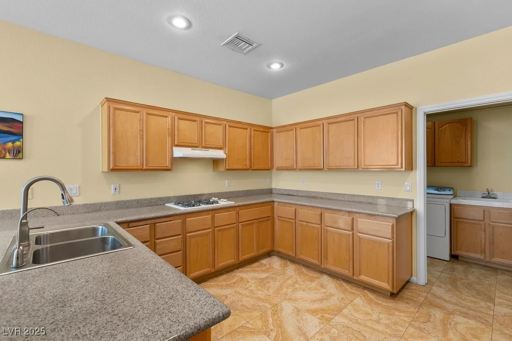 2033 Summer Spruce, Las Vegas, NV 89134