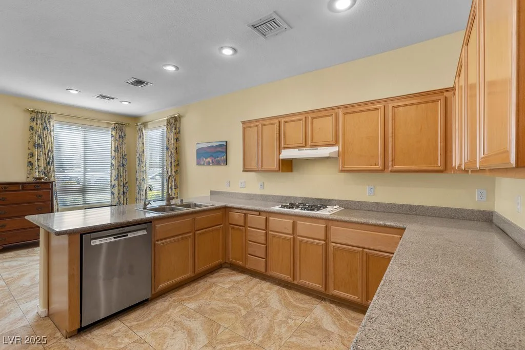 2033 Summer Spruce, Las Vegas, NV 89134