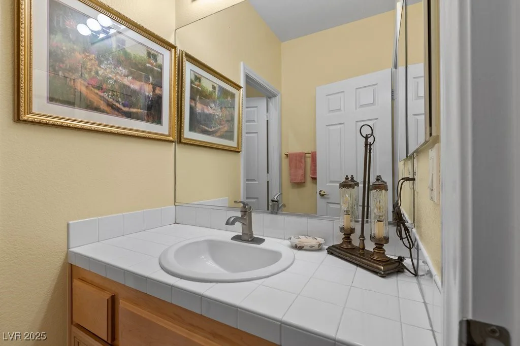 2033 Summer Spruce, Las Vegas, NV 89134