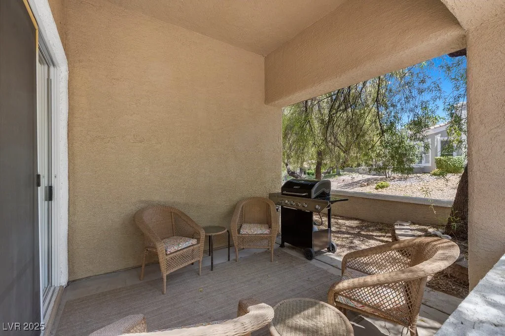 2033 Summer Spruce, Las Vegas, NV 89134