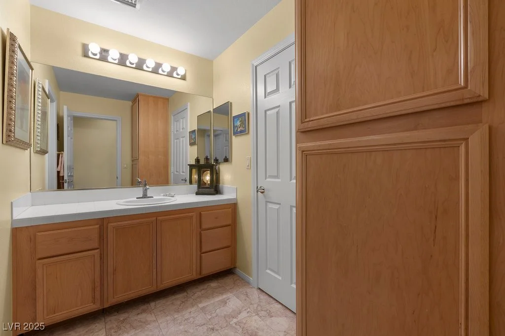 2033 Summer Spruce, Las Vegas, NV 89134
