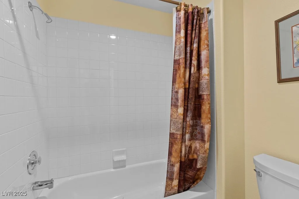 2033 Summer Spruce, Las Vegas, NV 89134