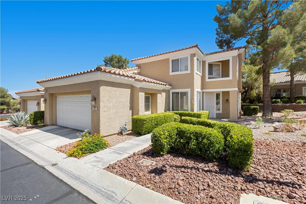2033 Summer Spruce, Las Vegas, NV 89134