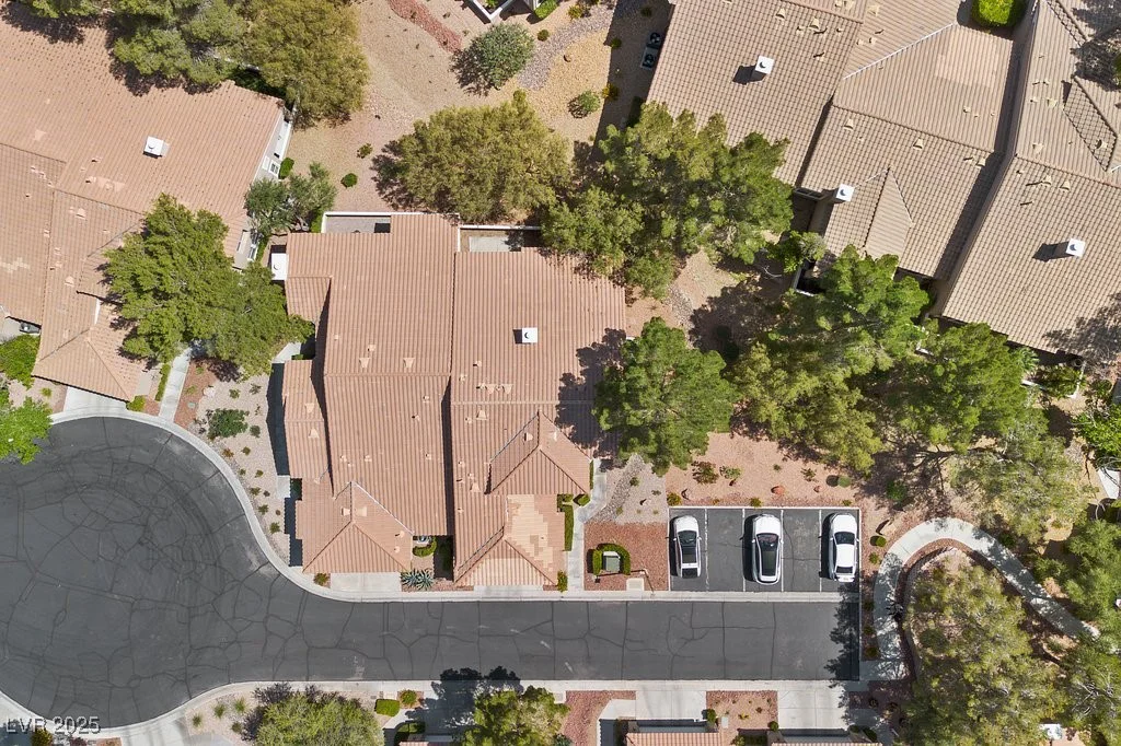 2033 Summer Spruce, Las Vegas, NV 89134