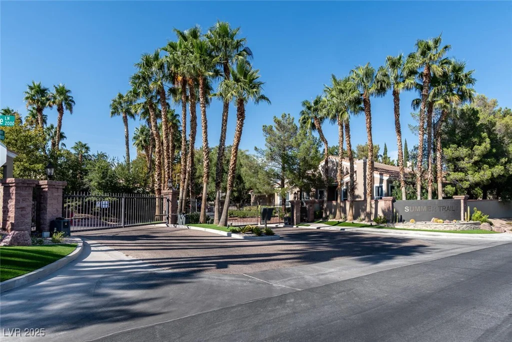 2033 Summer Spruce, Las Vegas, NV 89134