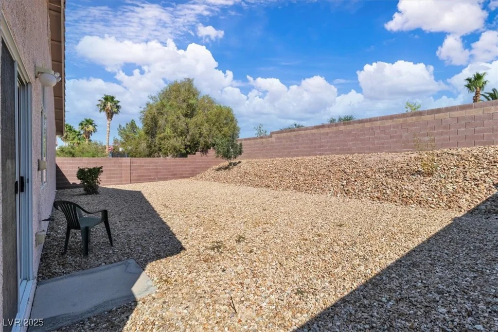 2271 Smokey Sky, Henderson, NV 89052