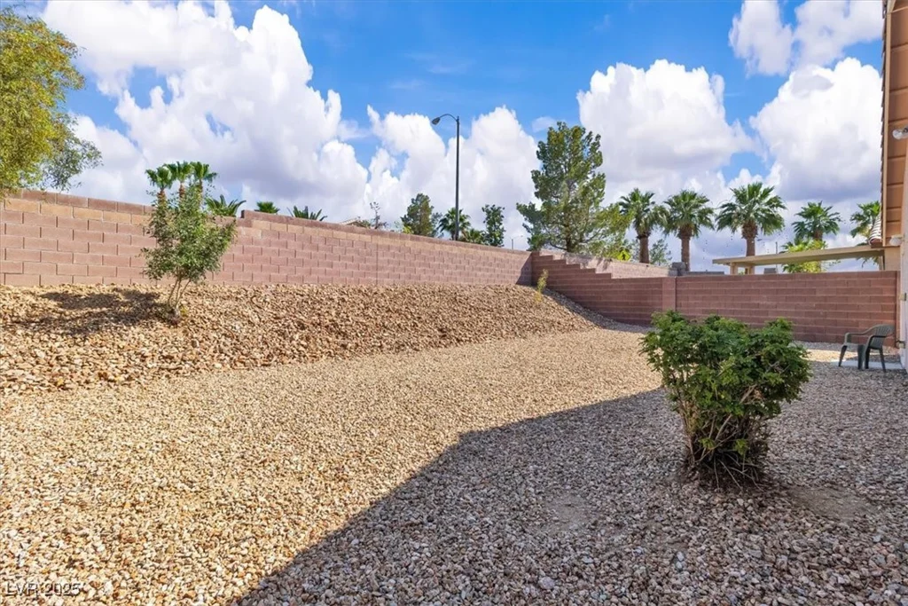 2271 Smokey Sky, Henderson, NV 89052