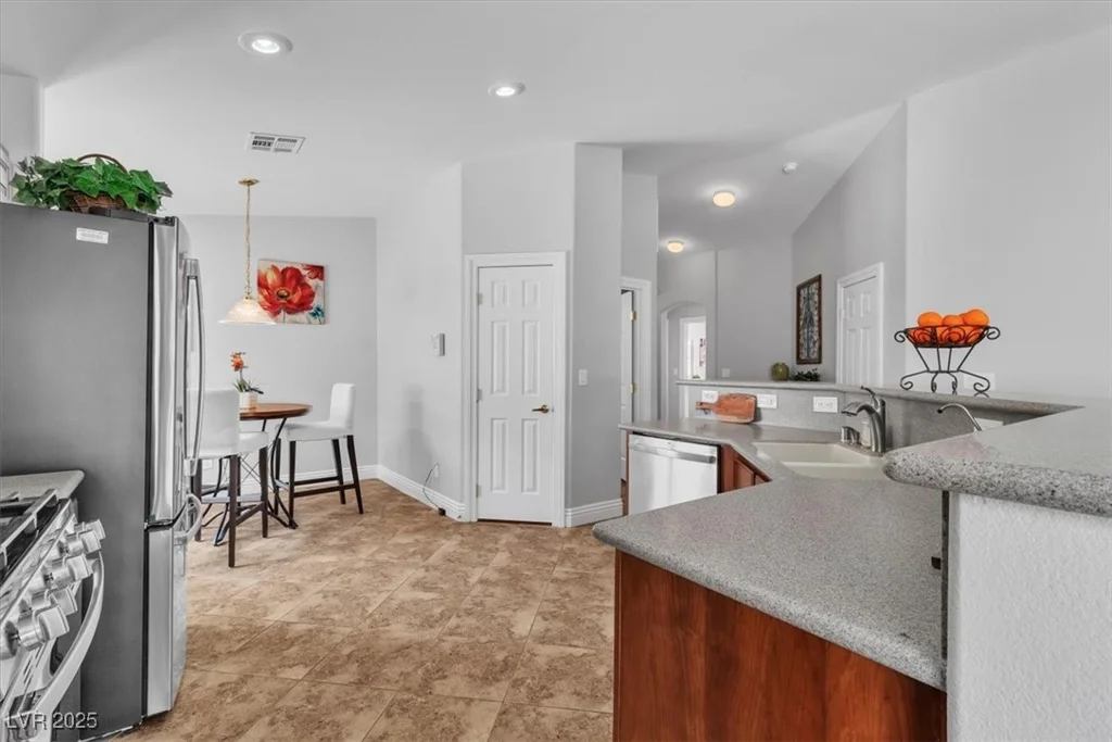 2271 Smokey Sky, Henderson, NV 89052