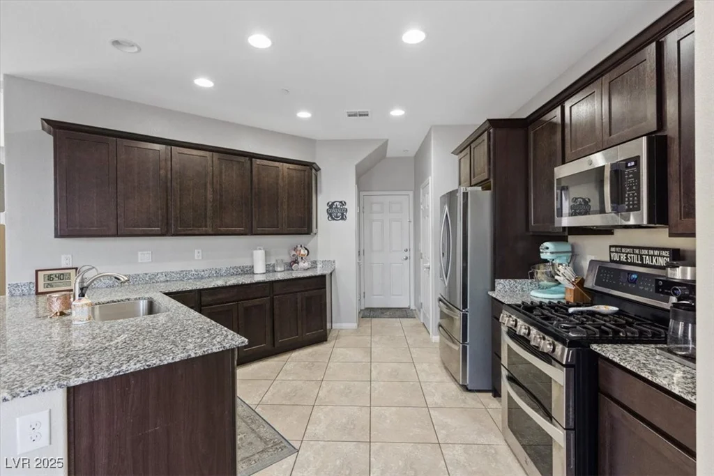1266 Smokey Valley, Henderson, NV 89002