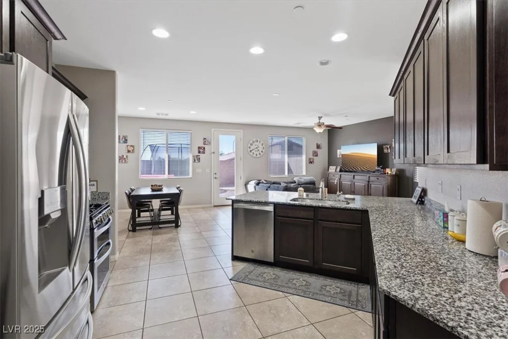 1266 Smokey Valley, Henderson, NV 89002