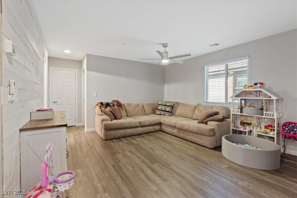 1266 Smokey Valley, Henderson, NV 89002