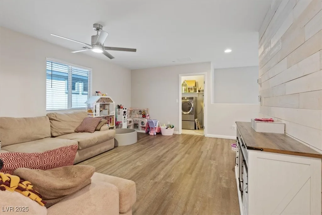 1266 Smokey Valley, Henderson, NV 89002
