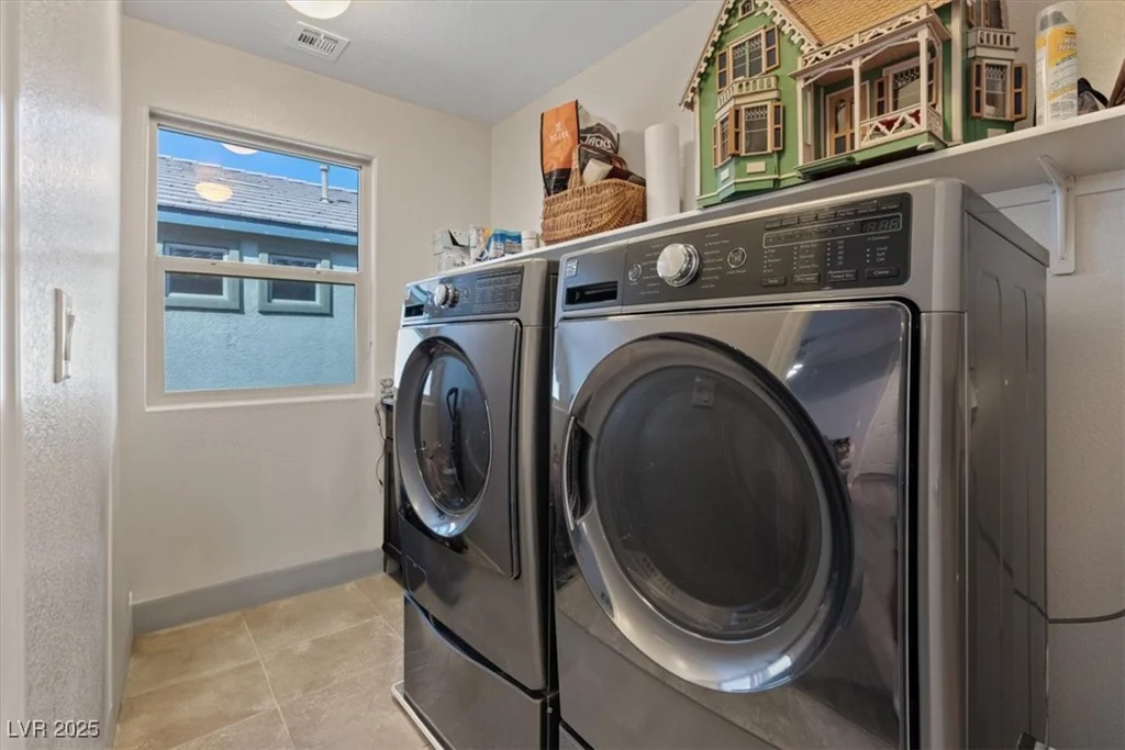 1266 Smokey Valley, Henderson, NV 89002