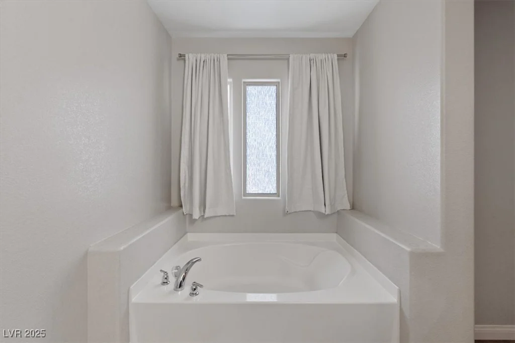 1266 Smokey Valley, Henderson, NV 89002