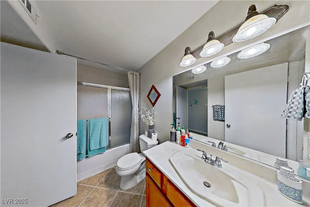 698 Racetrack, Henderson, NV 89015
