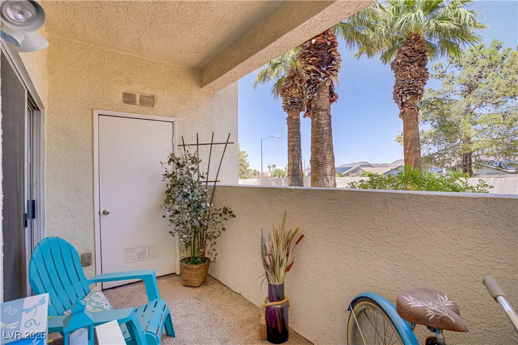 698 Racetrack, Henderson, NV 89015
