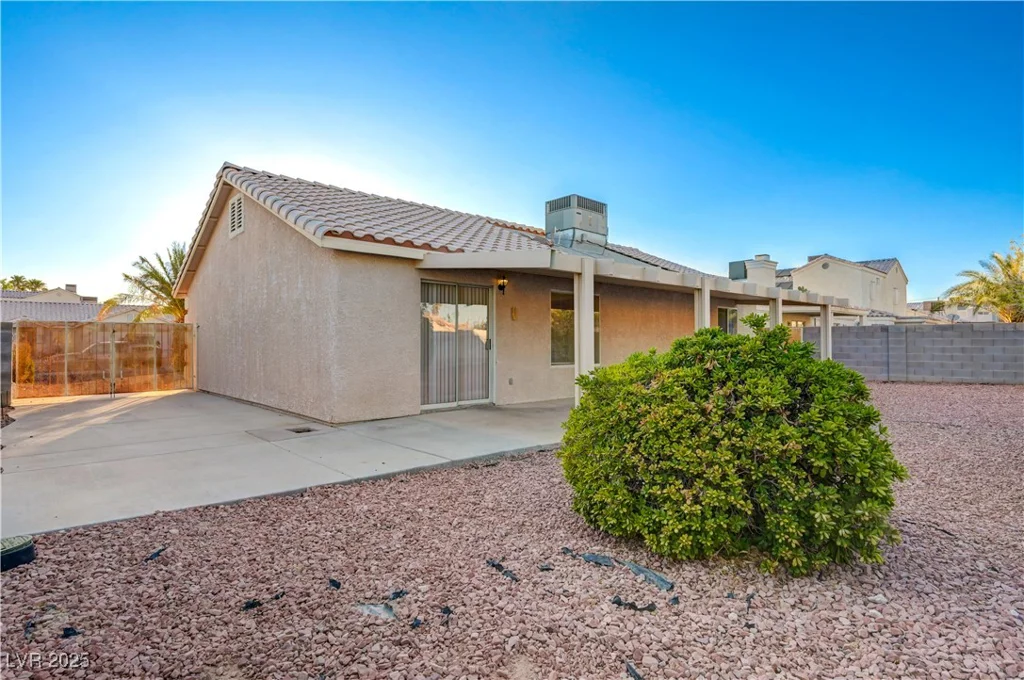 4704 Wild Oak, North Las Vegas, NV 89031