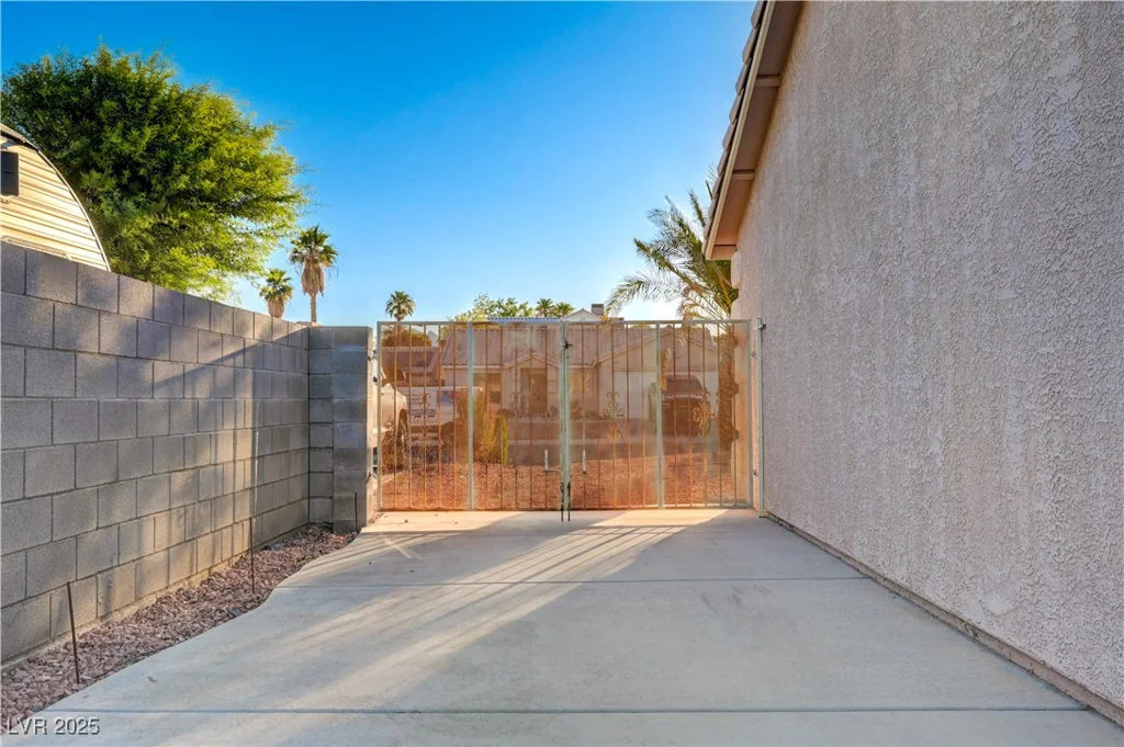 4704 Wild Oak, North Las Vegas, NV 89031