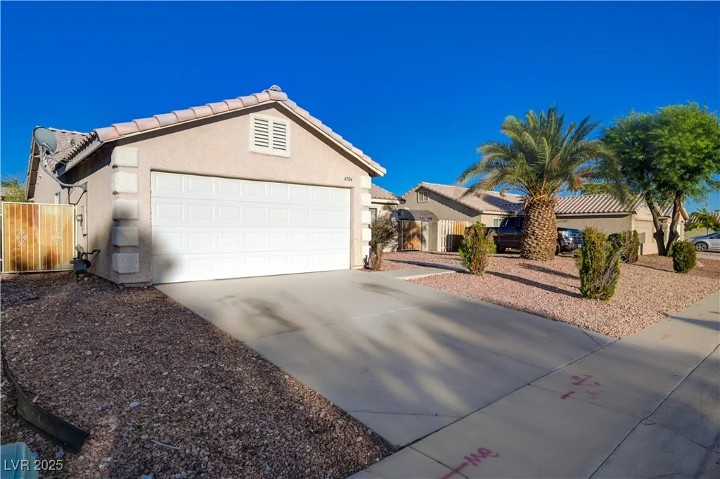 4704 Wild Oak, North Las Vegas, NV 89031
