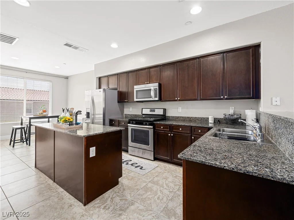 4563 Townwall, Las Vegas, NV 89115