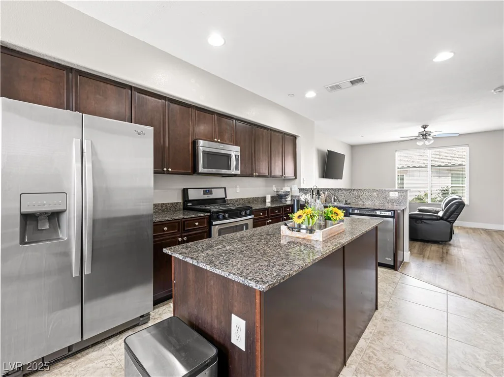 4563 Townwall, Las Vegas, NV 89115