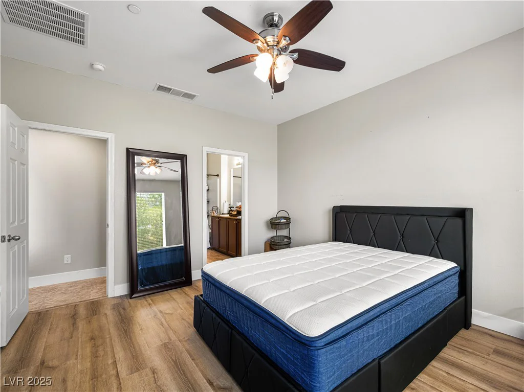 4563 Townwall, Las Vegas, NV 89115