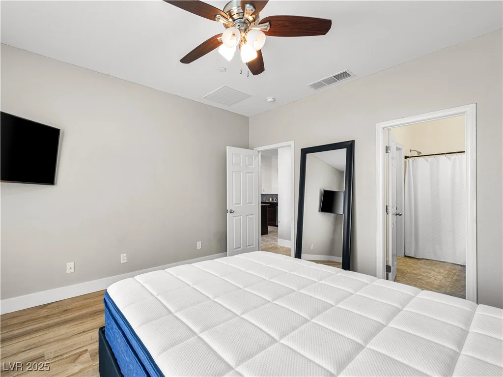 4563 Townwall, Las Vegas, NV 89115