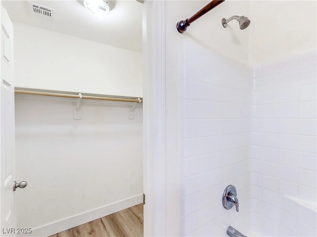 4563 Townwall, Las Vegas, NV 89115