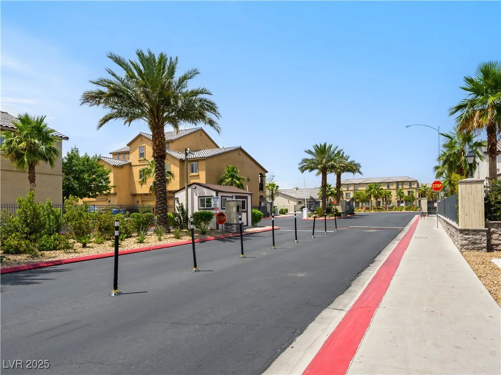 4563 Townwall, Las Vegas, NV 89115