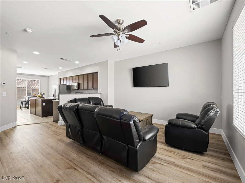4563 Townwall, Las Vegas, NV 89115