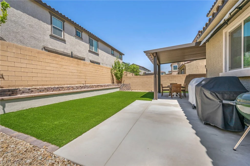 8055 Tank Loop, Las Vegas, NV 89166