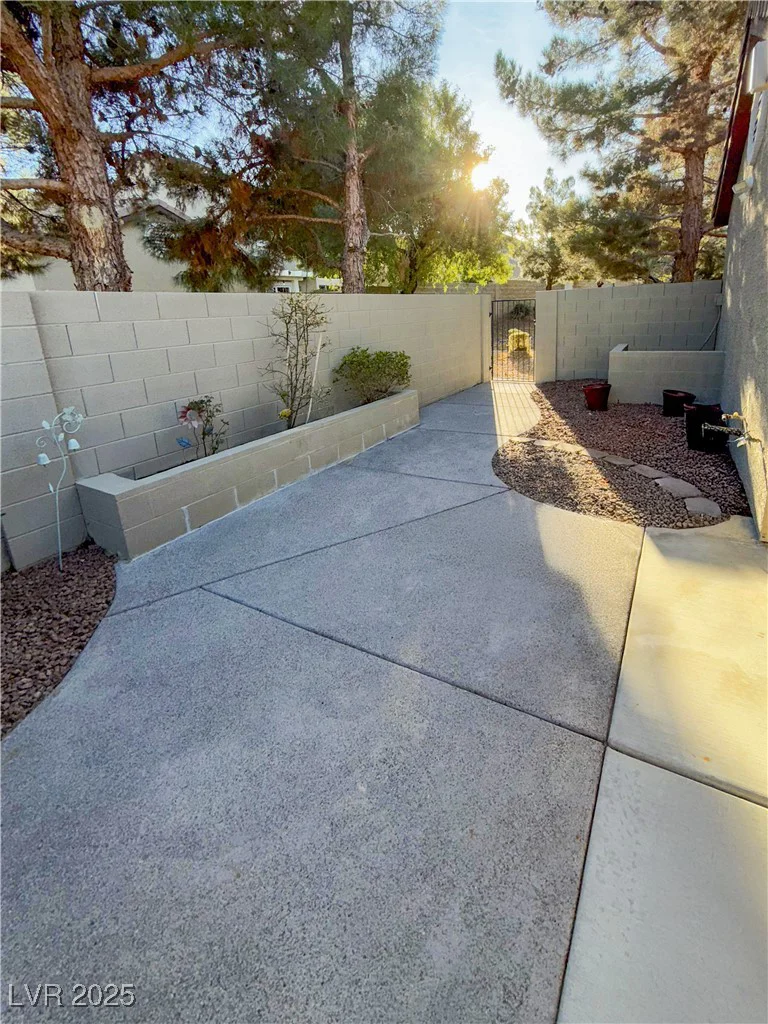 10321 Birch Bluff, Las Vegas, NV 89145