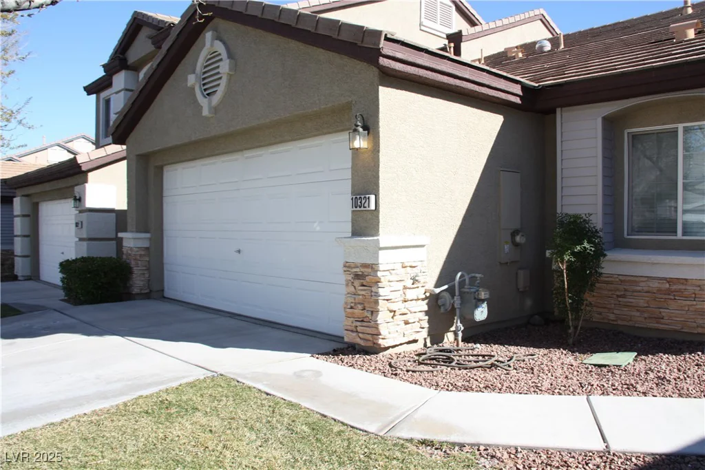10321 Birch Bluff, Las Vegas, NV 89145